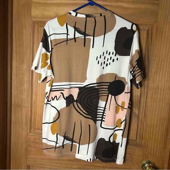 Abstract Patterned T-Shirt - Picture 3 of 4